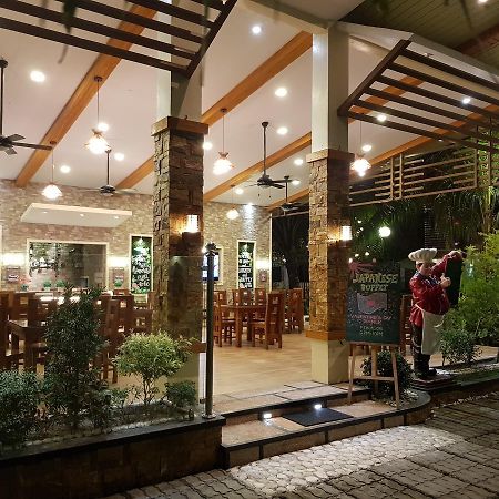 厄瓜尔多度假村 Calapan 外观 照片