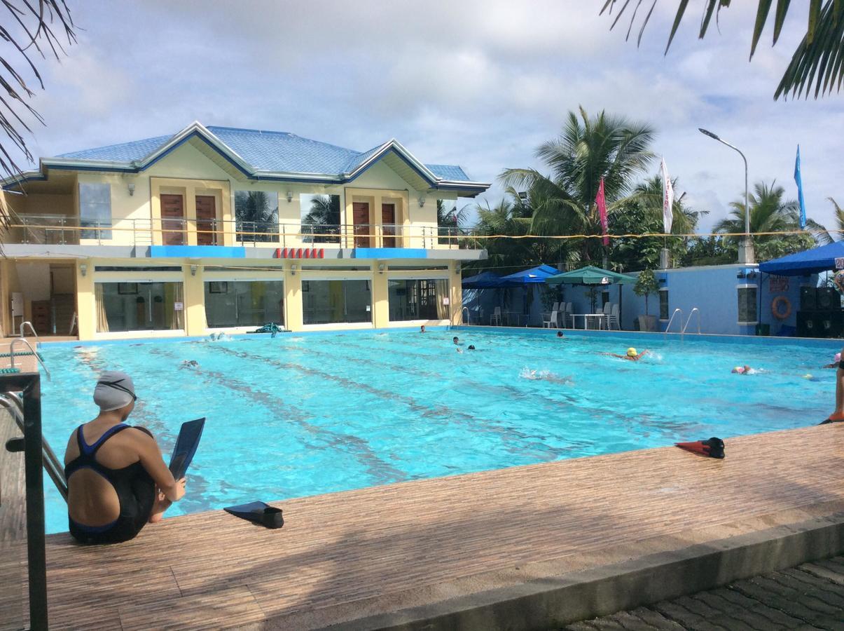 厄瓜尔多度假村 Calapan 外观 照片